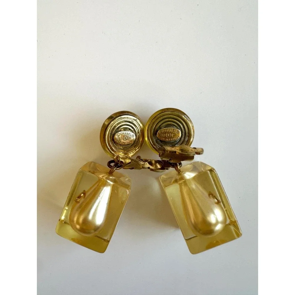 Rare Vintage Chanel 1997 Dangle Pearl Lucite Clip-on Earrings